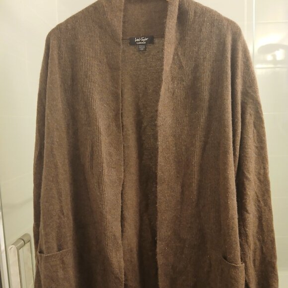 Lord & Taylor 100% Cashmere Luxe Cardi­gan - Picture 1 of 11